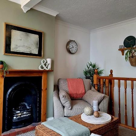 2 Bedroom House Within Walking Distance Of Town Cowes  Extérieur photo