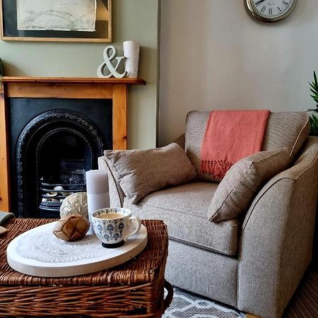 2 Bedroom House Within Walking Distance Of Town Cowes  Extérieur photo