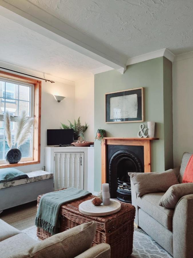 2 Bedroom House Within Walking Distance Of Town Cowes  Extérieur photo