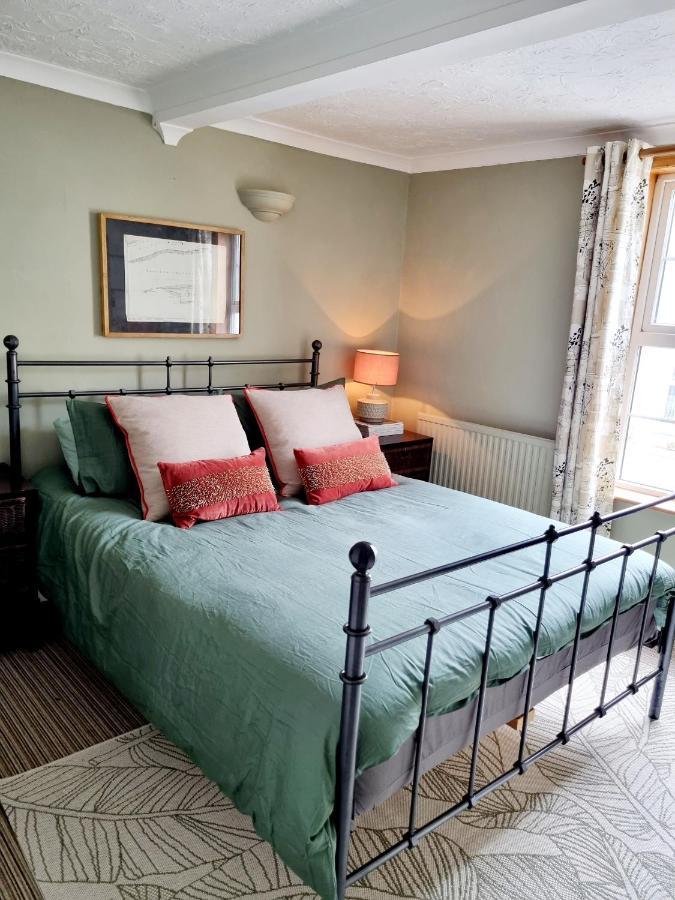 2 Bedroom House Within Walking Distance Of Town Cowes  Extérieur photo